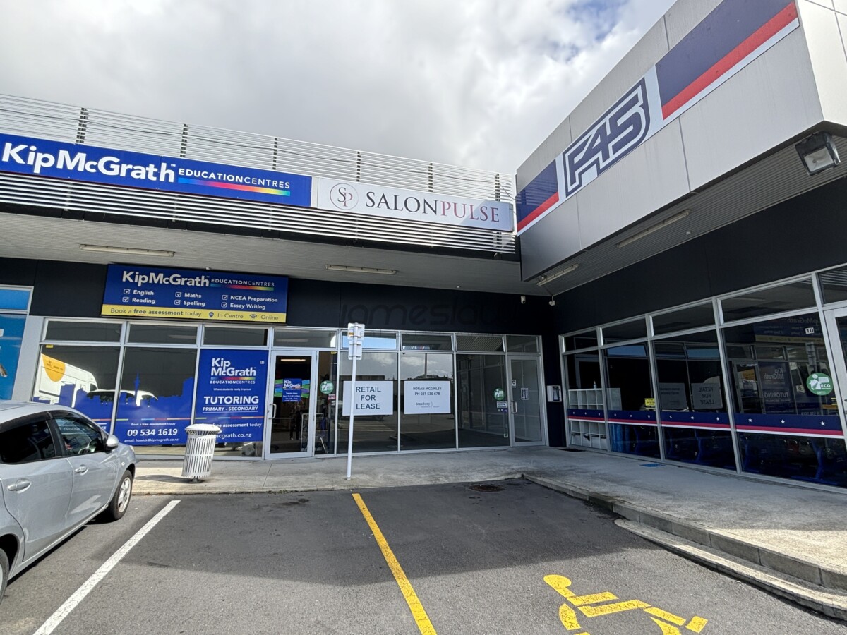 📍 High-Profile Retail Space – Howick