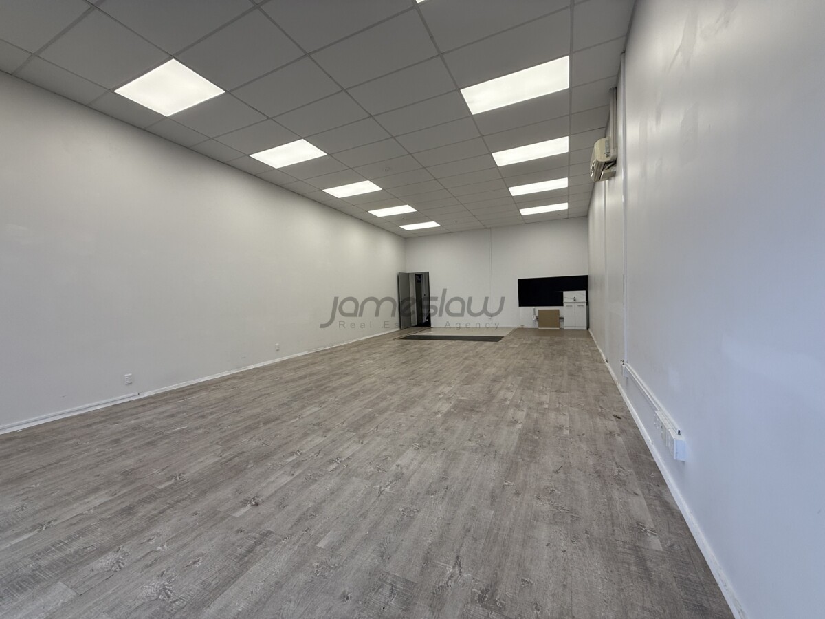 📍 High-Profile Retail Space – Howick