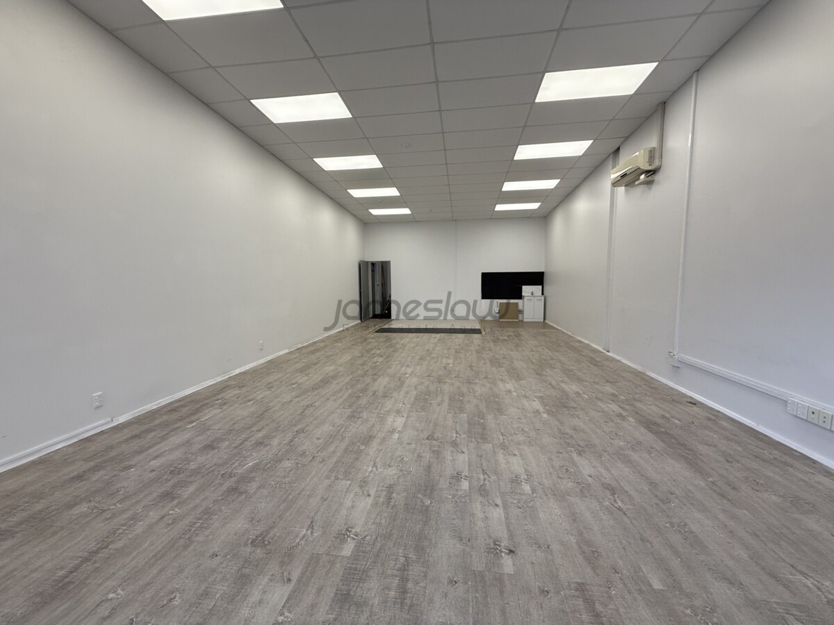 📍 High-Profile Retail Space – Howick
