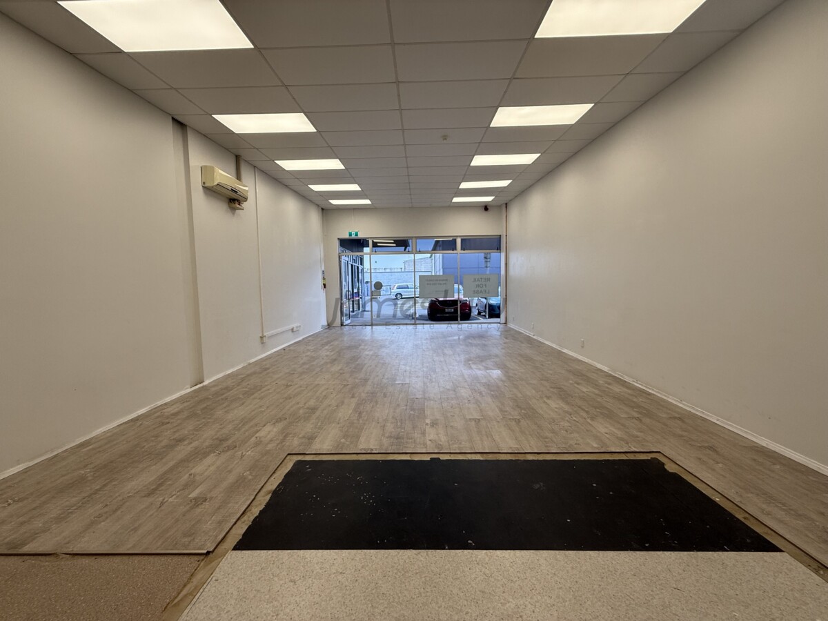 📍 High-Profile Retail Space – Howick