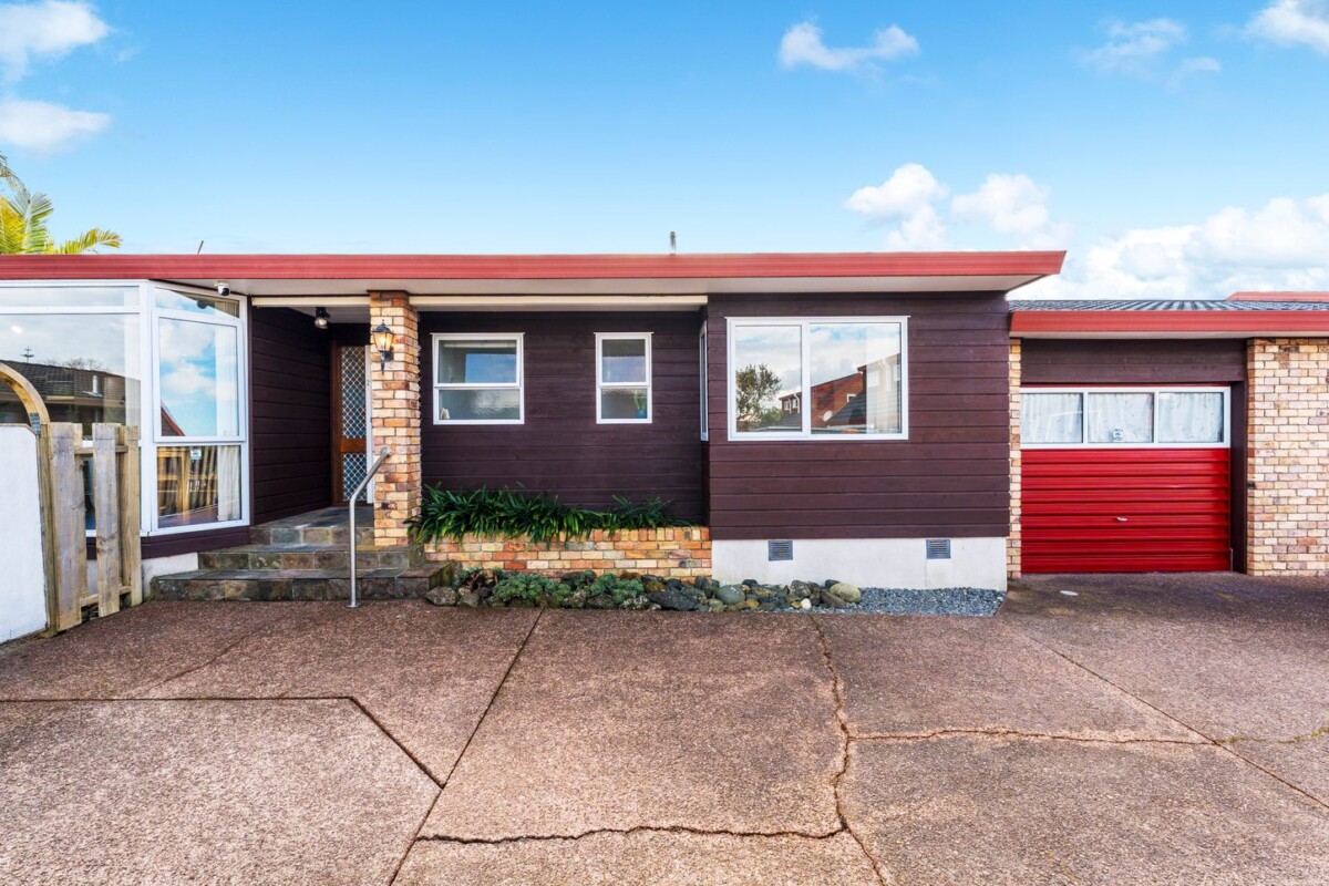 2/73 Vintage Drive, Henderson, Auckland
