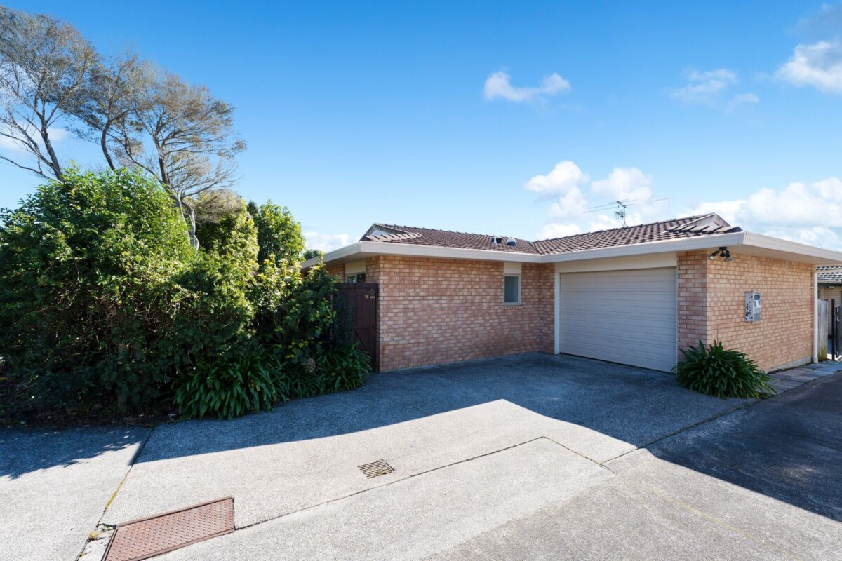 16 Munroe Road, Ranui, Auckland