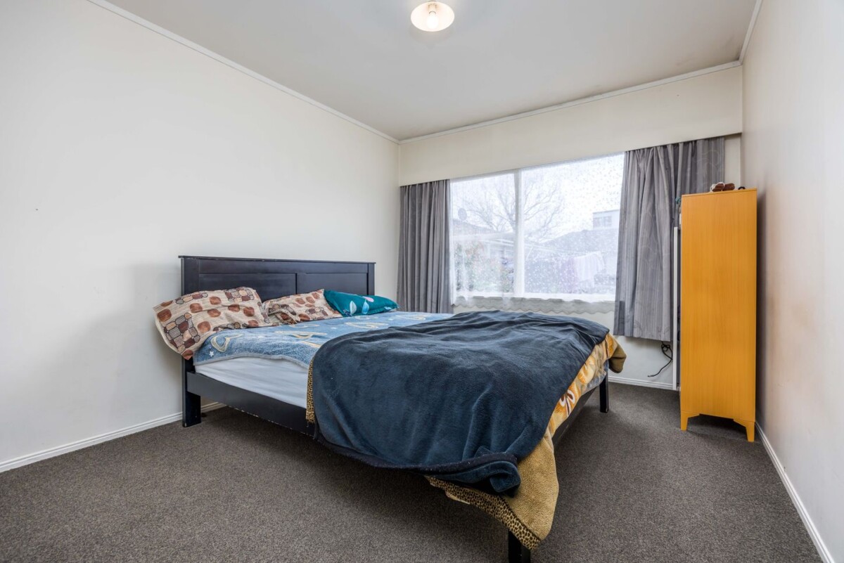 10 x Brick and Tile Units on a single Freehold Title, 28 Landscape Road, Papatoetoe, Auckand