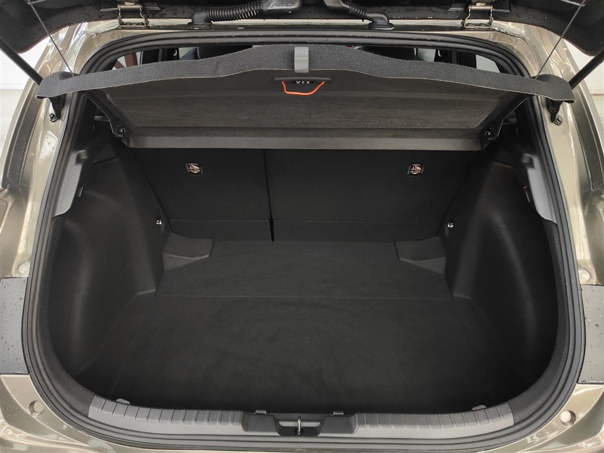 2018 Toyota Corolla HYBRID G PACKAGE, Hatchback Automatic, 1,800 cc, 5 seats, 77,766 km