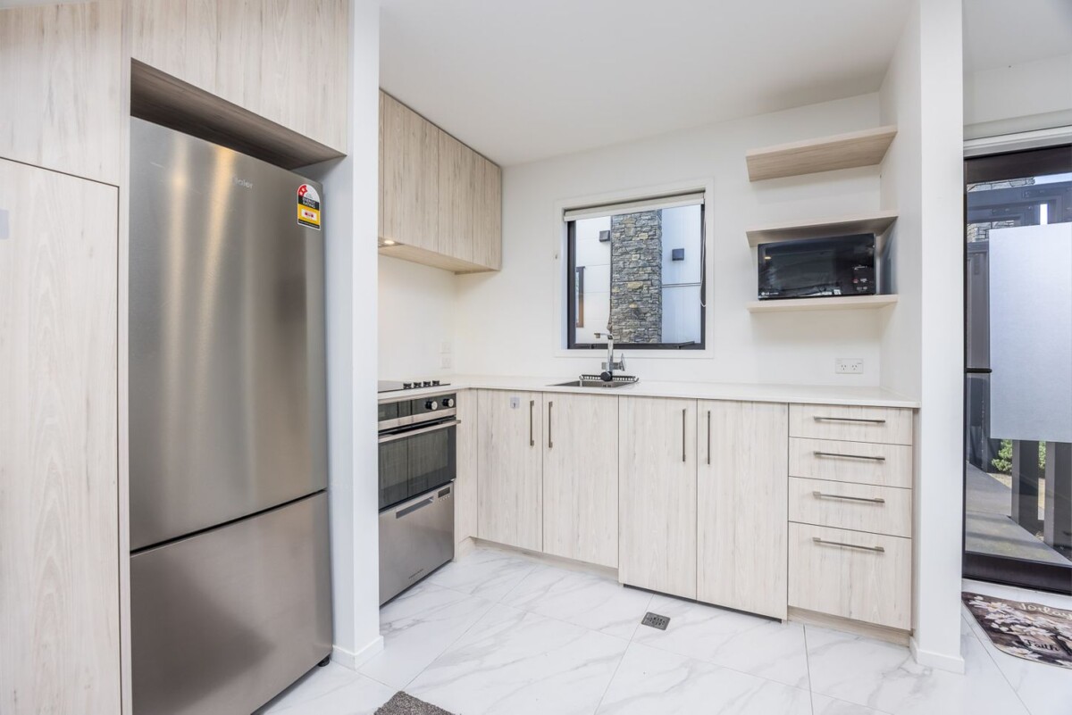11/10 Fathom Place, Te Atatu Peninsula, , Auckland