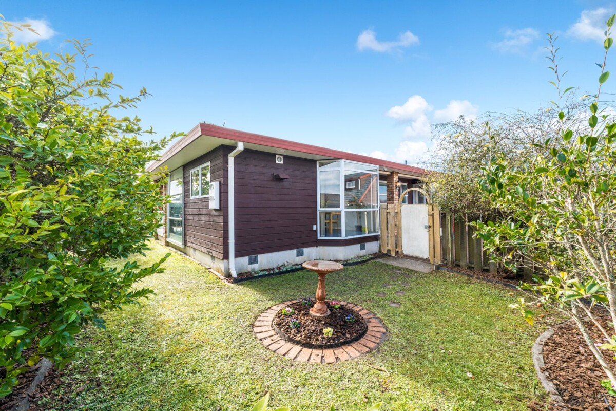 2/73 Vintage Drive, Henderson, Auckland
