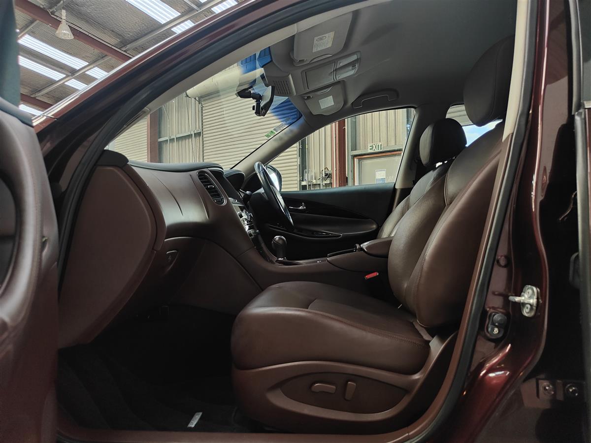 2013 Nissan Skyline 370GT CROSSOVER/FULL LEATHER/ Hatchback Automatic, 5 seats, Petrol, 3,700 cc, 111,206 km