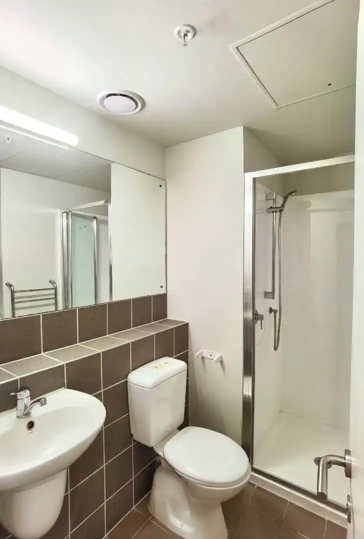 Double Grammar school zone, 34m2 1 bed 1 bath apartment, Full Furniture package is included, 1.3 km to Auckland Girls’ Grammar School, 1.7 km to Auckland Grammar, 6D/4 Saint Paul Street, City Centre, Auckland
