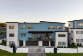 Priced under CV , 191m2 4 beds 3 baths house with garage, Centrally located – easy access to shops, public transport, parks, and amenities, 2/2 Marion Avenue, Mount Roskill, Auckland