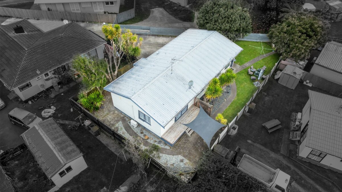 120m2 3 beds 1 bath house with garage, currently rented for $640 per week, close to Papakura Town Centre, schools, 16A Wilson Place, Papakura, Auckland