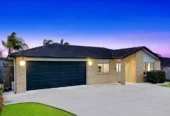 For rent, 4 bedrooms 2 bathrooms house, 262 Murphys Road, Flat Bush, Auckland, Available Mid October