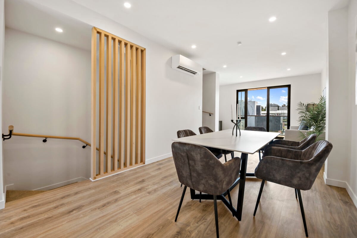 Enquiries Over $1,200,000, 10 Year Stamford Building Warranty Insurance, brandnew 3 beds 3 baths home with car park, (4 beds and 5 beds home availabe), zoneds for Takapuna School, Takapuna Normal Intermediate, Westlake Girls’ High School, Takapuna Grammar School, walks to Lake Pupuke & Takapuna Beach, close to motoway access, 70 Killarney Street, Takapuna, Auckland