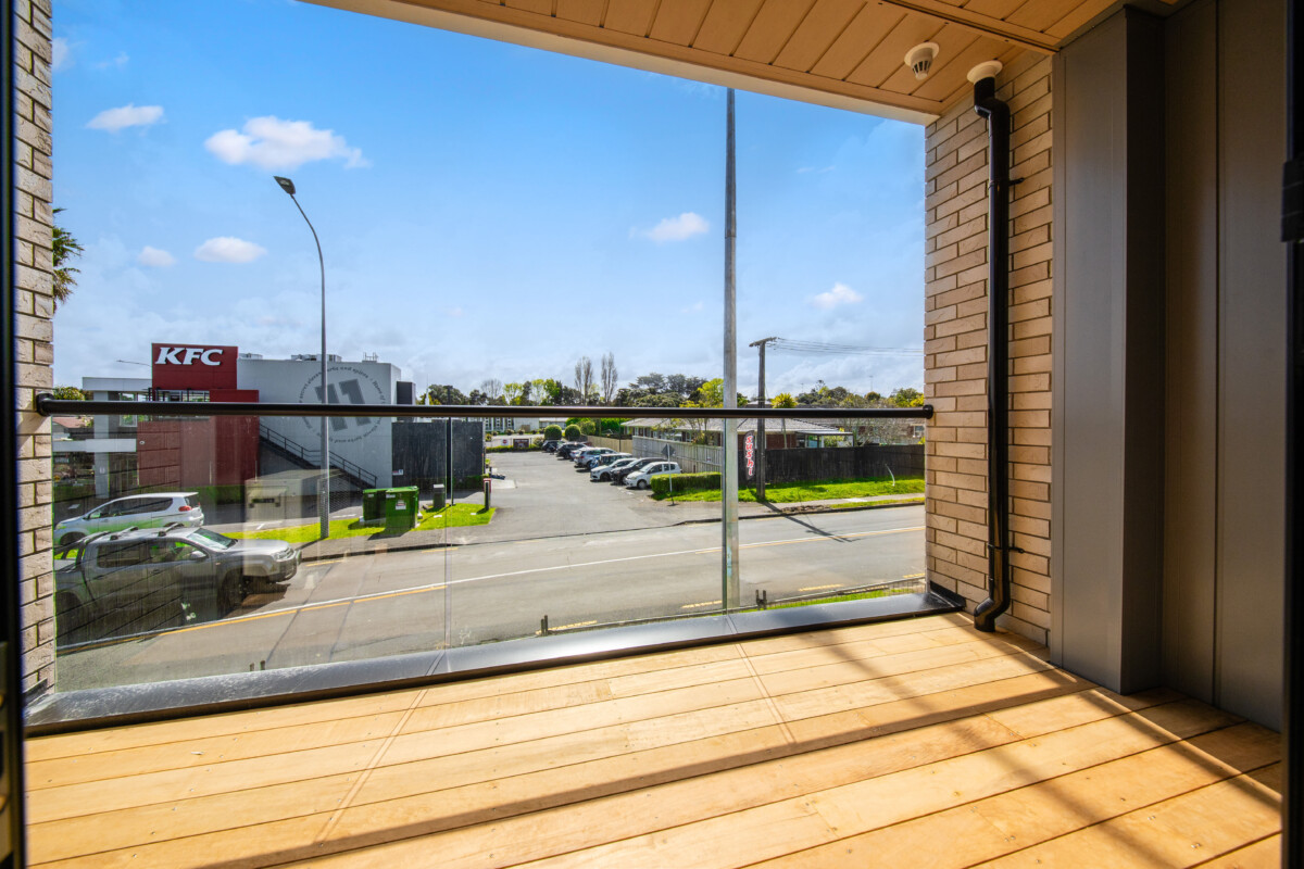 Enquiries Over $1,200,000, 10 Year Stamford Building Warranty Insurance, brandnew 3 beds 3 baths home with car park, (4 beds and 5 beds home availabe), zoneds for Takapuna School, Takapuna Normal Intermediate, Westlake Girls’ High School, Takapuna Grammar School, walks to Lake Pupuke & Takapuna Beach, close to motoway access, 70 Killarney Street, Takapuna, Auckland