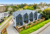 Move-in ready, Brand New 2 beds 1 bath home with backyard, Just steps from the train station and bus stops, Close to malls, schools and amenties, 5/11 Seymour Road, Sunnyvale, Auckland