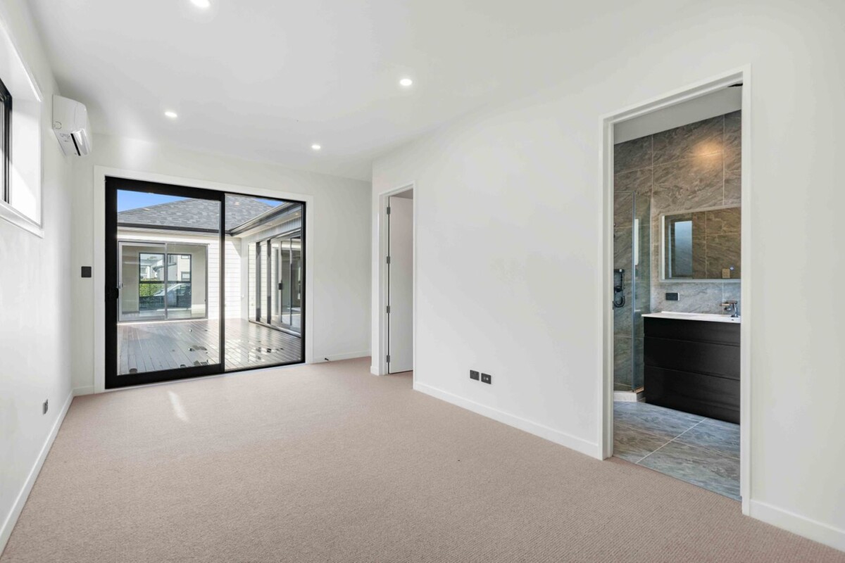 High Standard Beauty With Vendor Says Sell, 29 Cara Avenue, Kumeu, Auckland