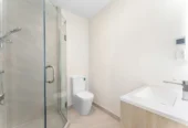 Move-in ready, Brand New 2 beds 1 bath home with backyard, Just steps from the train station and bus stops, Close to malls, schools and amenties, 5/11 Seymour Road, Sunnyvale, Auckland