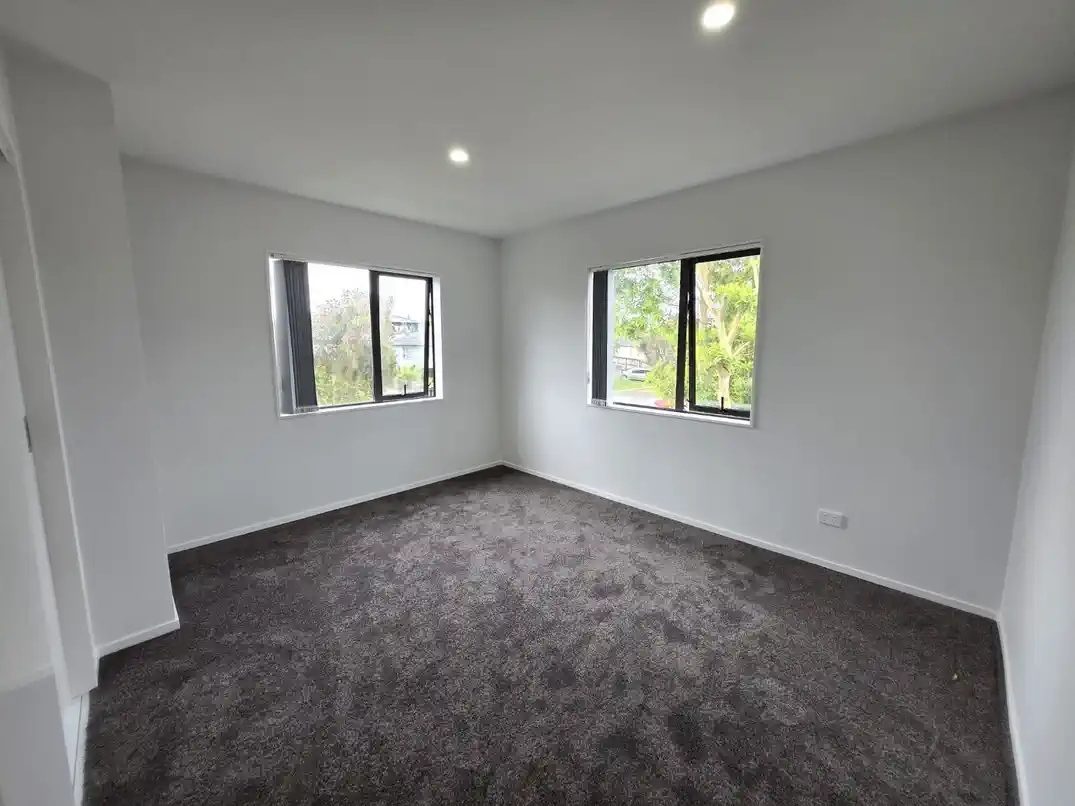 For rent, 3 bedrooms 2 bathrooms house, 48 Innismara Avenue, Wattle Downs, Auckland, Available now