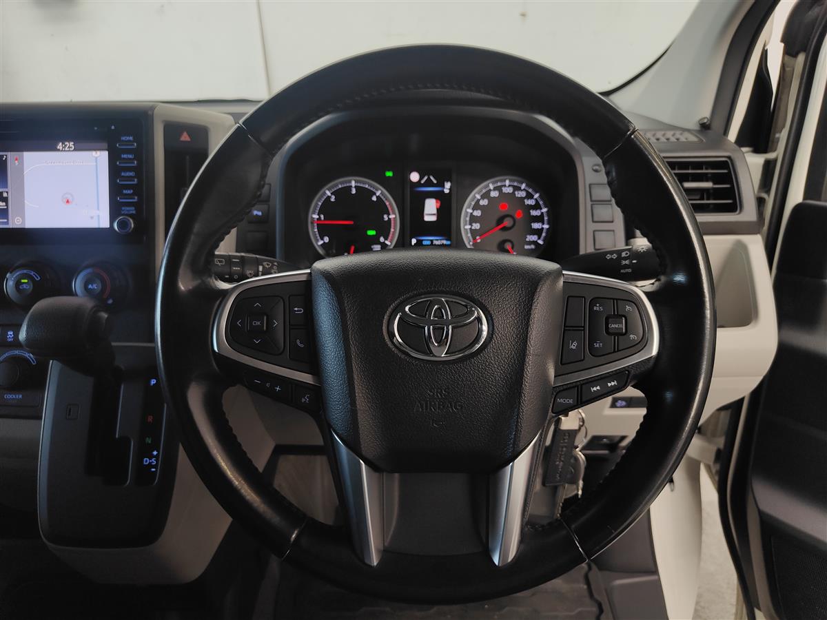 2019 Toyota Hiace ZR 2.8DT/5 SEATER/TOW BAR/STEP MESH Van Automatic, 76,075 km