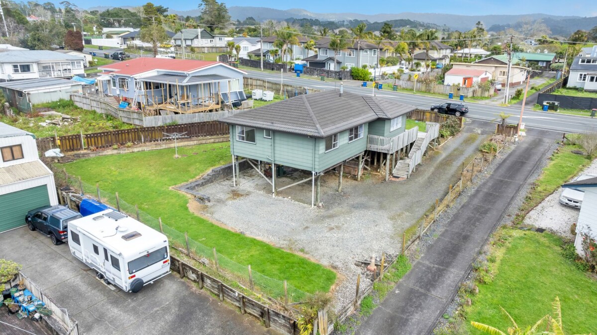 Vendor Retiring out of Auckland, 20 Forest Hill Road, Henderson, Auckland