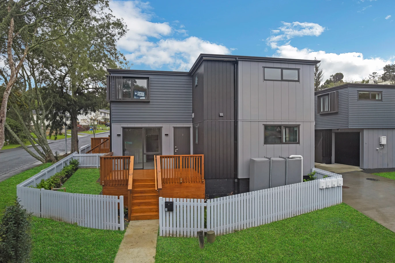 Double Westlake school zone, Move-in Ready, Brandnew standalone 3 beds 2 baths house with garage, just a short walk to Woolworths, Sunnynook Park, and the Sunnynook Bus Station, zoned for Westlake Boys’ and Girls’ High Schools, Wairau Intermediate, and Sunnynook School, 87A Salamanca Road Sunnynook, Auckland
