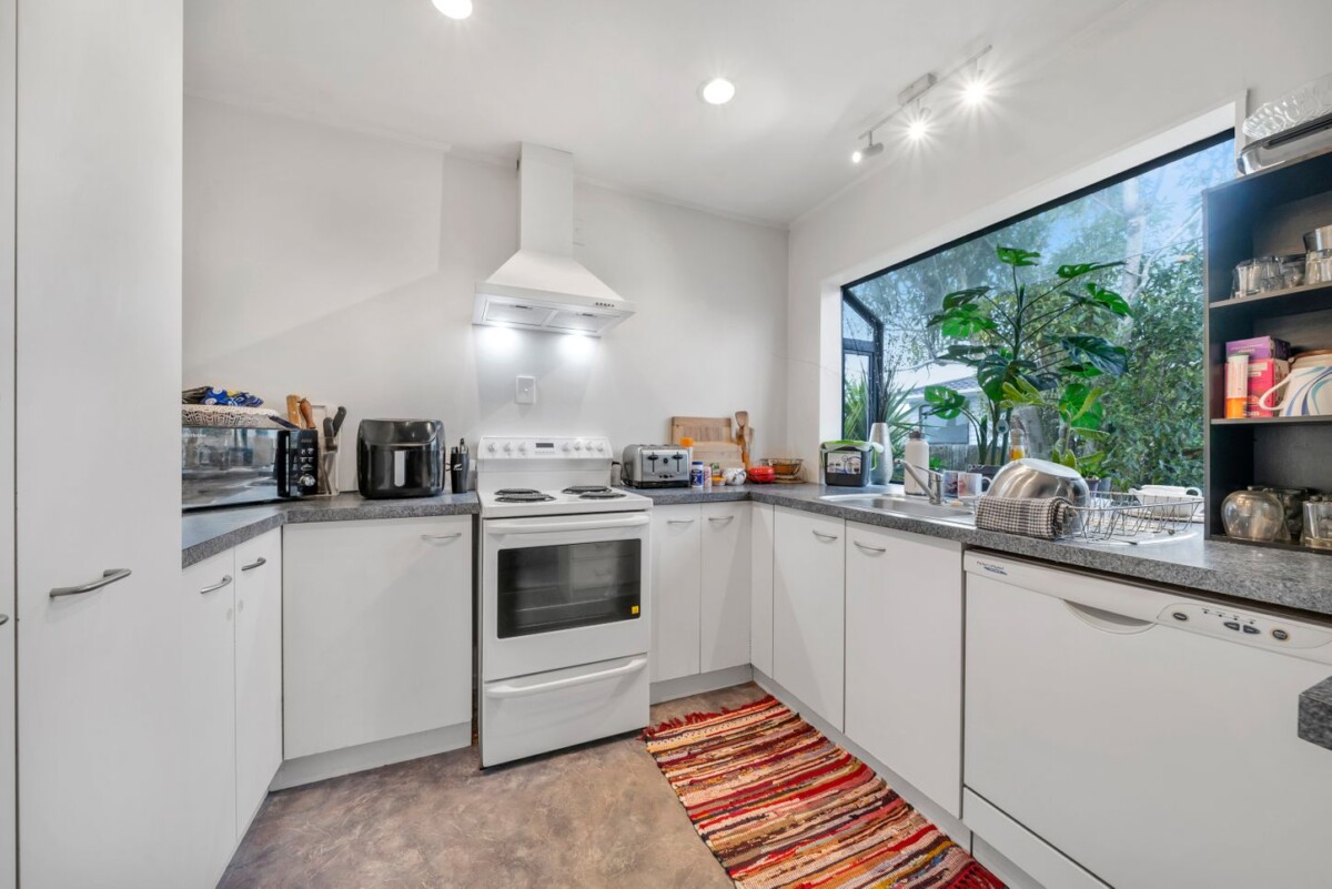 120m2 3 beds 1 bath house with garage, currently rented for $640 per week, close to Papakura Town Centre, schools, 16A Wilson Place, Papakura, Auckland