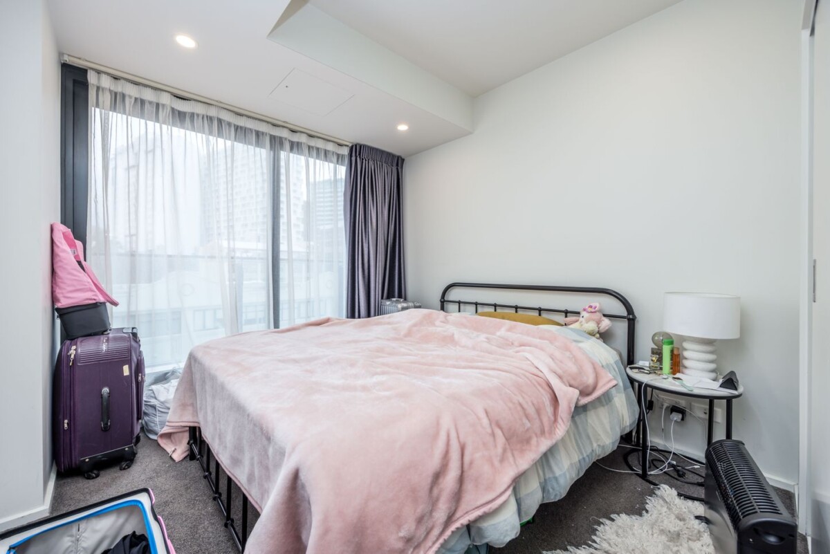 Way below CV, 51m2 freehold 2 beds (one is a versatile flexi-room) 1 bath apartment, Currently Rented for $630/week, 607/70 Anzac Avenue, Auckland Central, Auckland
