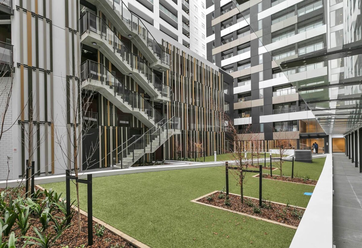 Double Grammar school zone, Freehold 2 beds 2 baths apartment, 71sqm including a 7sqm balcony, Full furniture package is included, move-in ready, 0.9 km to Auckland Girls’ Grammar School, 1.7 km to Auckland Grammar, 1208/438 Queen Street, City Centre, Auckland