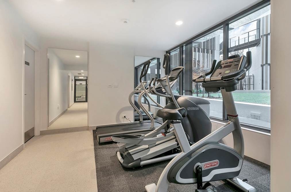 Double Grammar school zone, Freehold 2 beds 2 baths apartment, 71sqm including a 7sqm balcony, Full furniture package is included, move-in ready, 0.9 km to Auckland Girls’ Grammar School, 1.7 km to Auckland Grammar, 1208/438 Queen Street, City Centre, Auckland