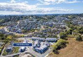 Spacious, Stylish & Granny Potential, 3/ 10 Vinifera Place, Albany, Auckland