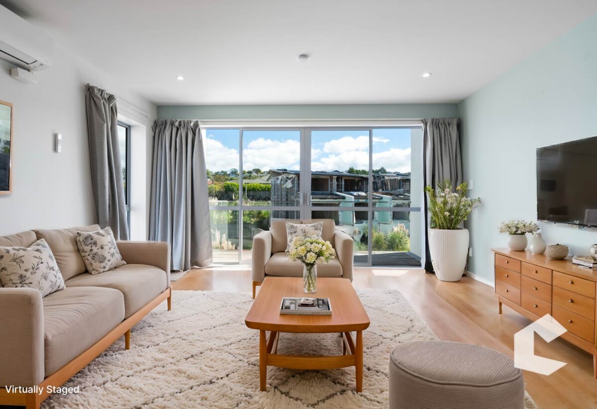 Spacious, Stylish & Granny Potential, 3/ 10 Vinifera Place, Albany, Auckland