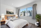 Spacious, Stylish & Granny Potential, 3/ 10 Vinifera Place, Albany, Auckland