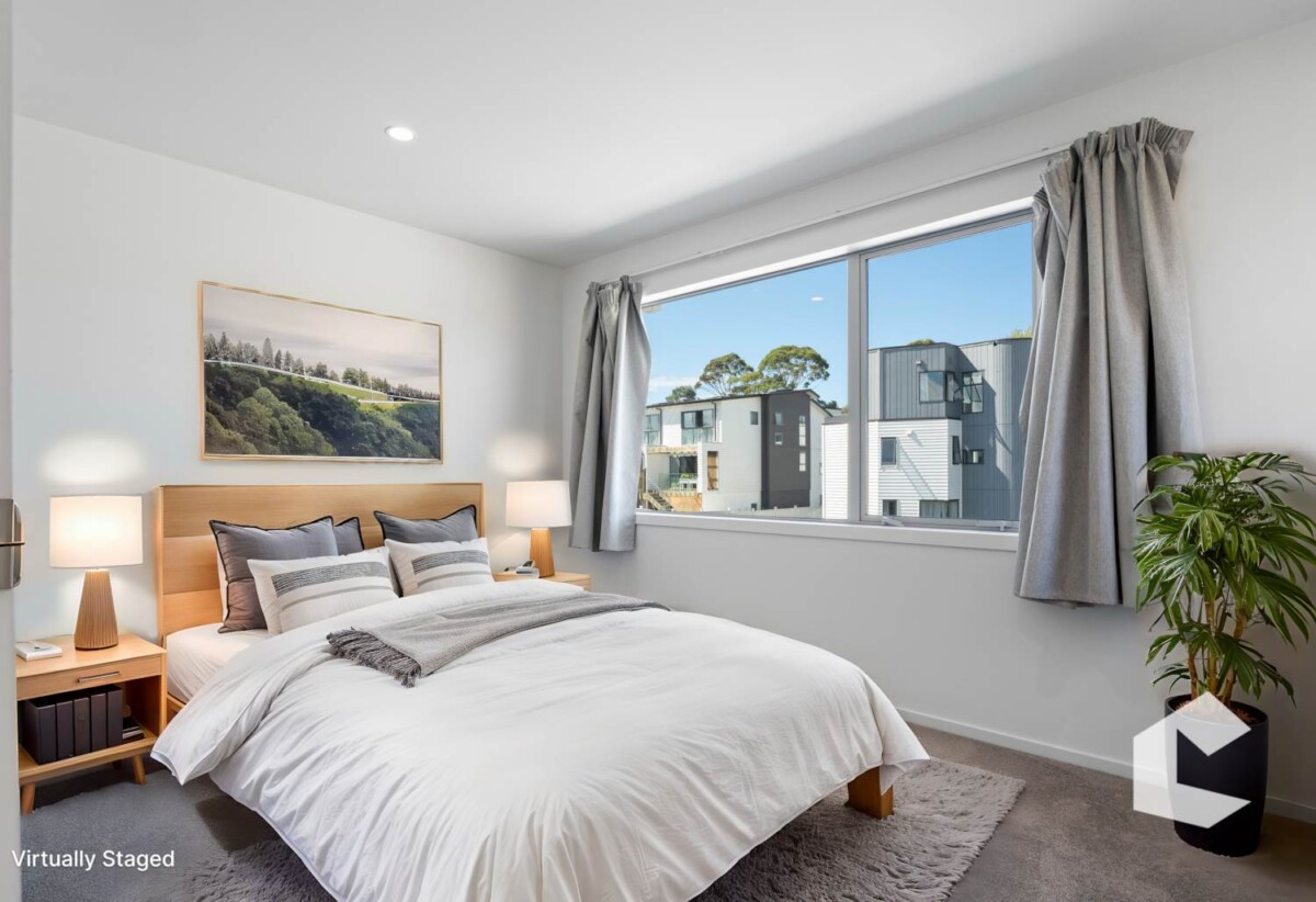 Spacious, Stylish & Granny Potential, 3/ 10 Vinifera Place, Albany, Auckland