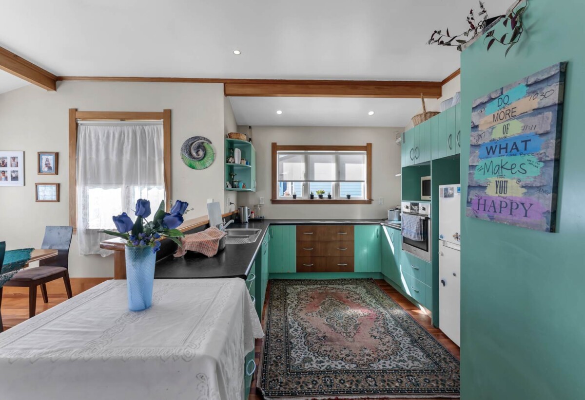 Must Sell – Ignore CV ($1.15M), Bring Your Offer, 65 Beach Road, Pahurehure, Auckland