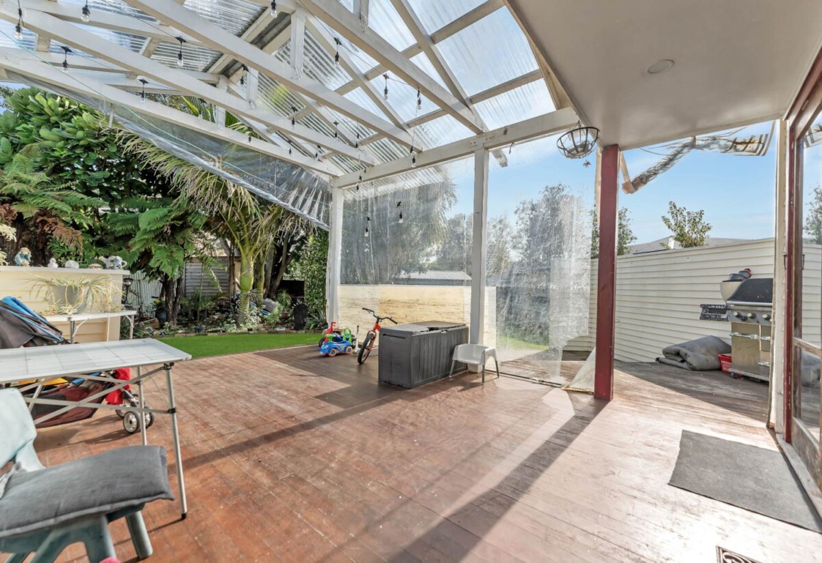 Must Sell – Ignore CV ($1.15M), Bring Your Offer, 65 Beach Road, Pahurehure, Auckland