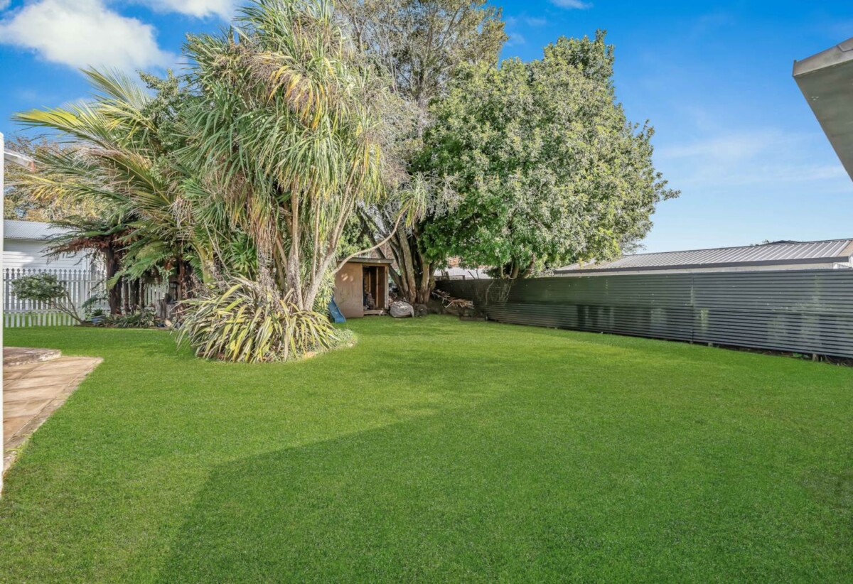 Must Sell – Ignore CV ($1.15M), Bring Your Offer, 65 Beach Road, Pahurehure, Auckland