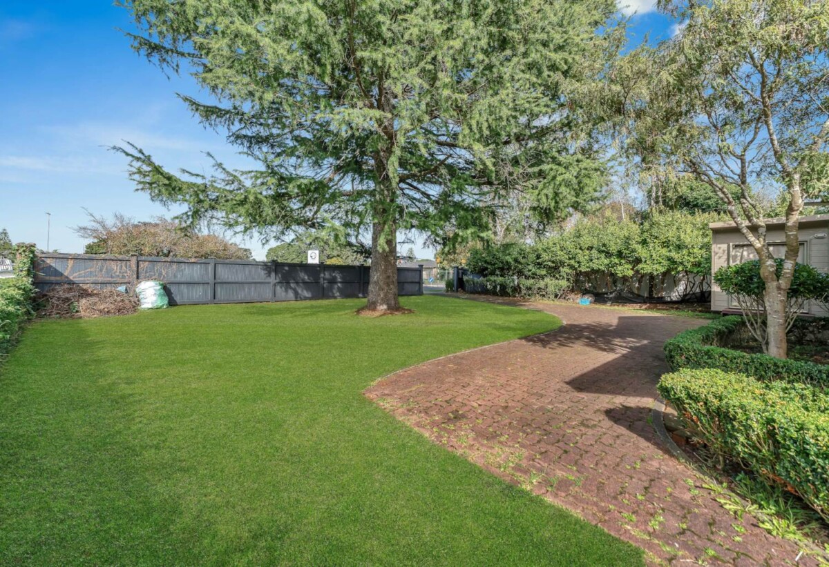 Must Sell – Ignore CV ($1.15M), Bring Your Offer, 65 Beach Road, Pahurehure, Auckland