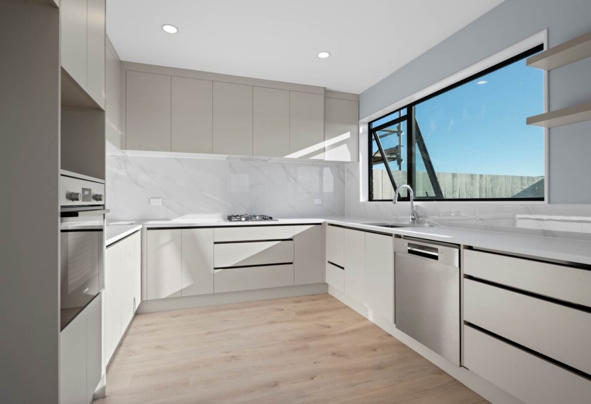 8 Taipahitini Road, Karaka, Auckland