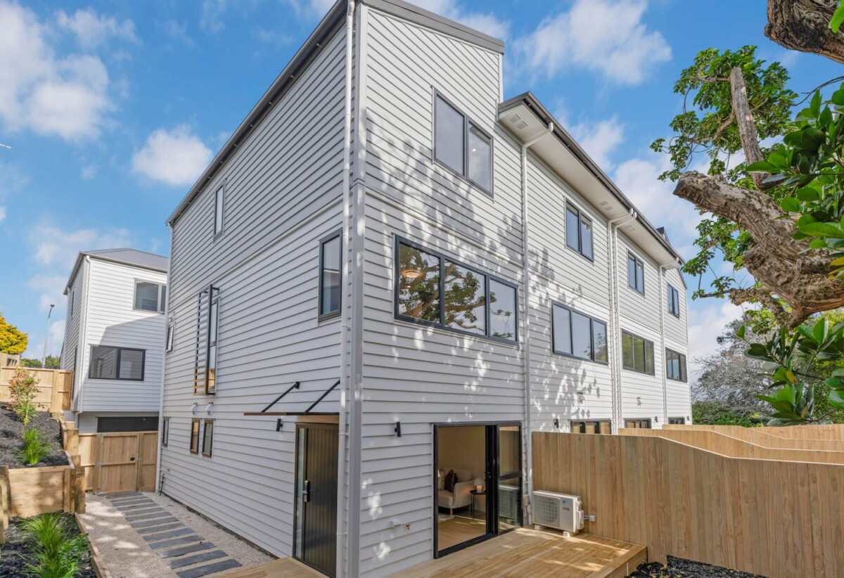 8/21 Baird Street, Howick, Auckland