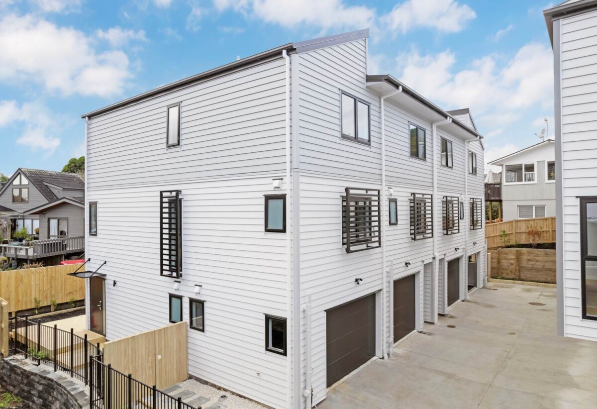 8/21 Baird Street, Howick, Auckland
