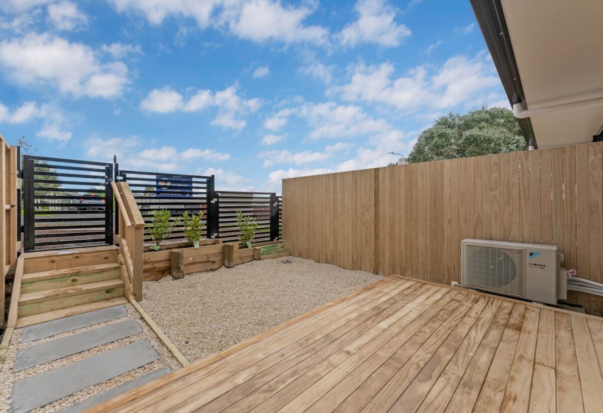2/21 Baird Street, Howick, Auckland
