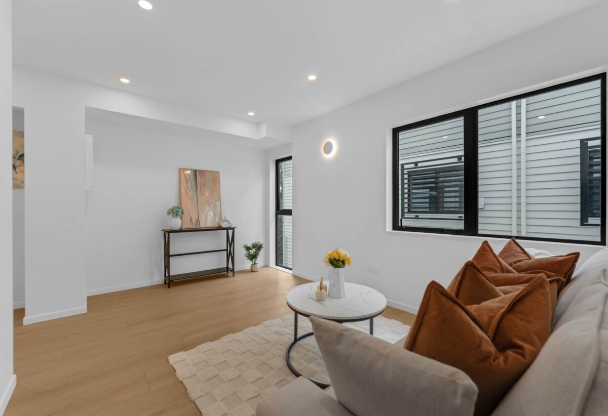 2/21 Baird Street, Howick, Auckland