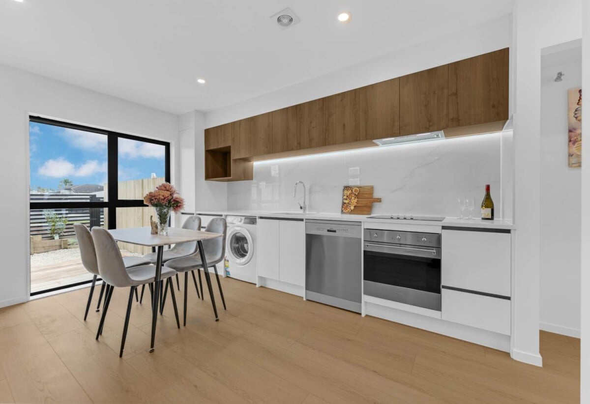 2/21 Baird Street, Howick, Auckland