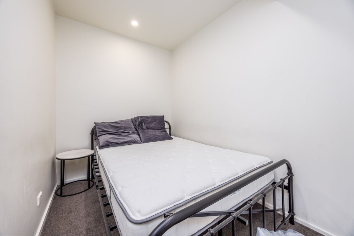 Way below CV, 51m2 freehold 2 beds (one is a versatile flexi-room) 1 bath apartment, Currently Rented for $630/week, 607/70 Anzac Avenue, Auckland Central, Auckland