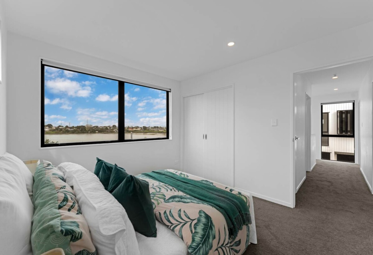 Panmure Basin Views + Standalone Freedom, 7/84 Ireland Road, Mt Wellington, Auckland