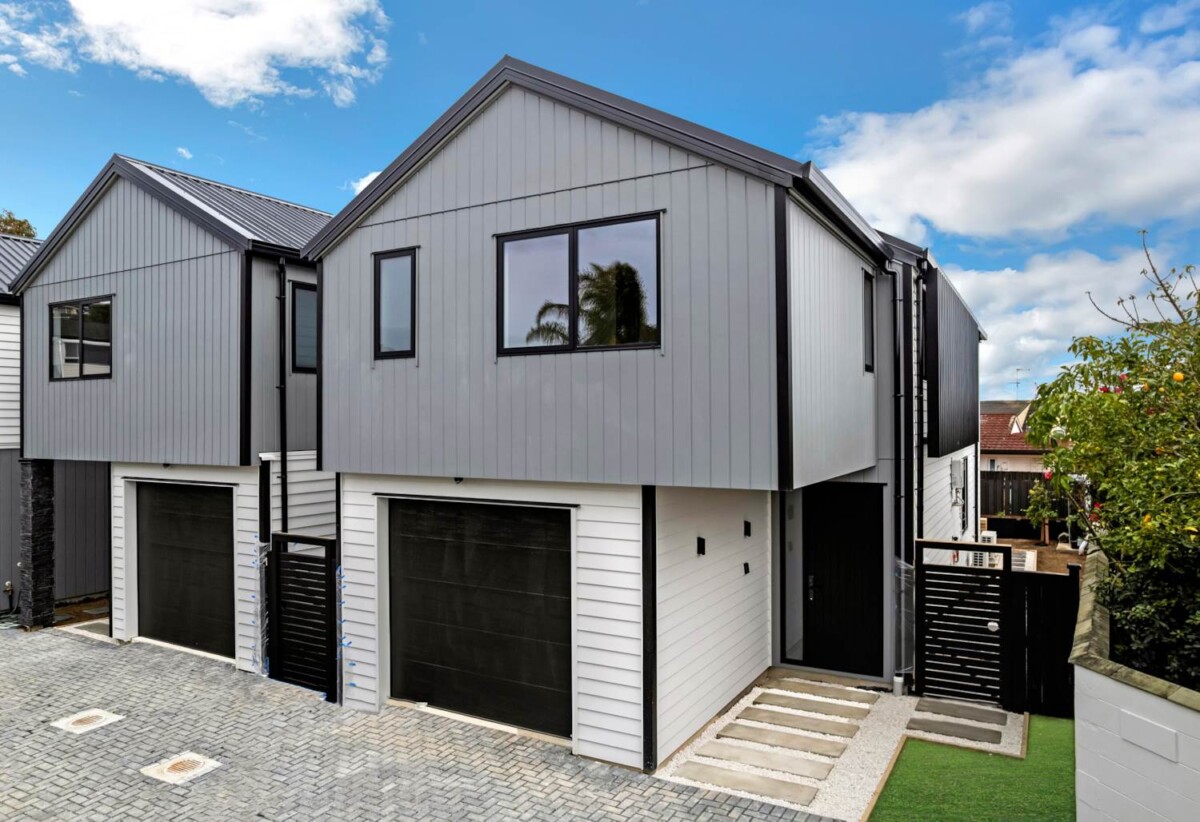 Brand New, Freestanding & Zoned for BBI & Macleans, Lot 1, 11 Ganymede Place, Half Moon Bay, Auckland