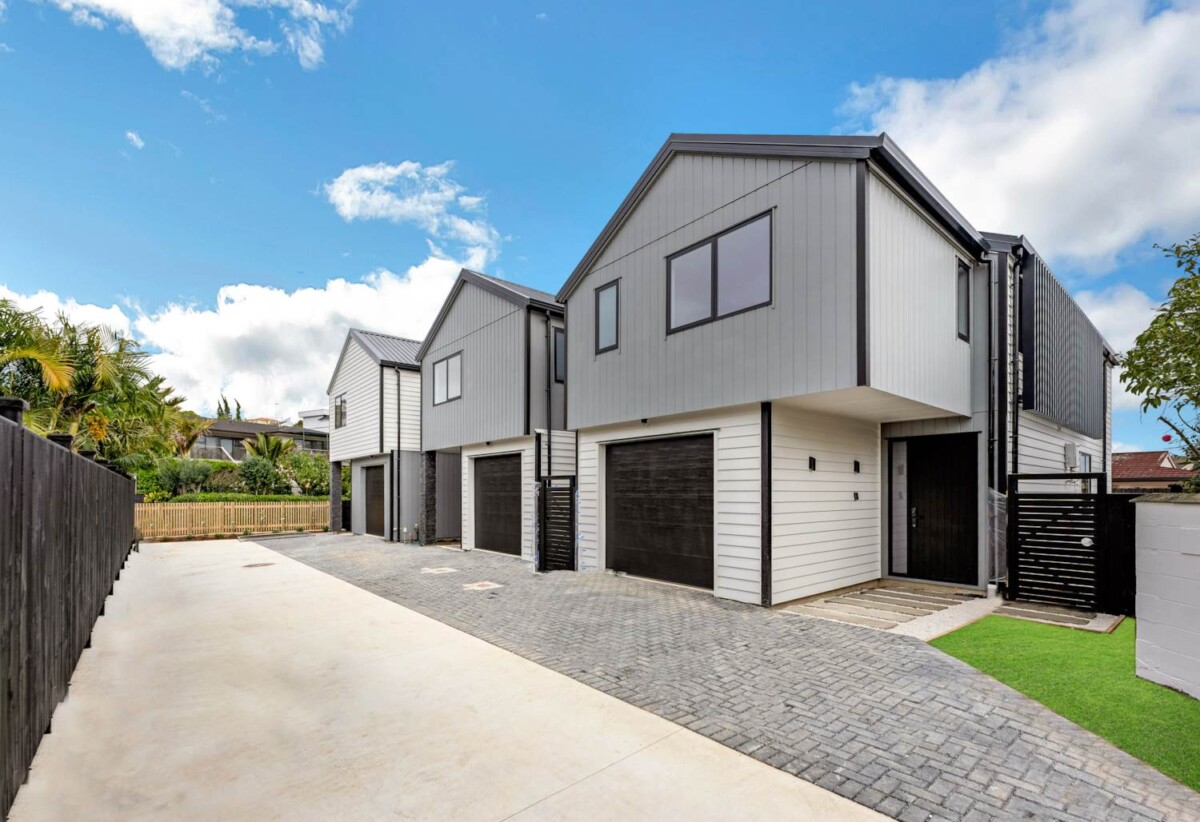 Brand New, Freestanding & Zoned for BBI & Macleans, Lot 1, 11 Ganymede Place, Half Moon Bay, Auckland