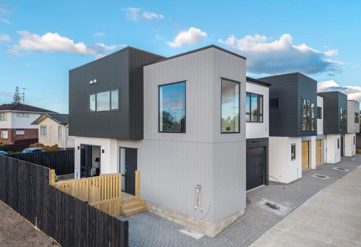 Brandnew freehold 4 beds 3 baths home, close to shopping centres, 1.7 km to Pakuranga College, 14A,14B,14D Hope Farm Avenue, Pakuranga Heights, Auckland