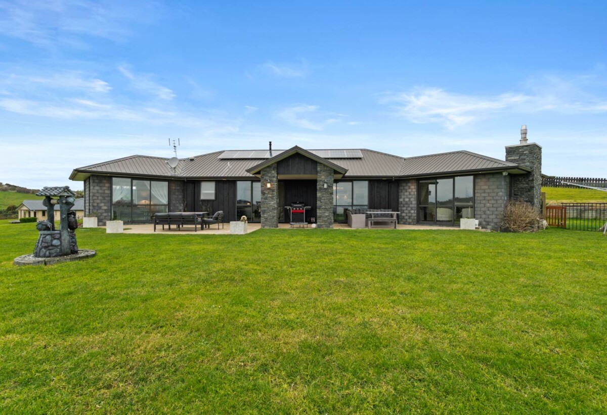 Elevated Lifestyle with Breathtaking Views, 155 Pratts Road, Ramarama, Auckland