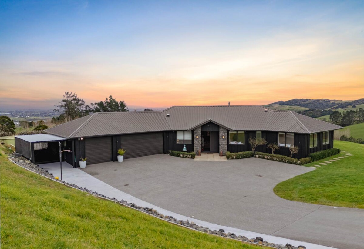 Elevated Lifestyle with Breathtaking Views, 155 Pratts Road, Ramarama, Auckland