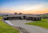 Elevated Lifestyle with Breathtaking Views, 155 Pratts Road, Ramarama, Auckland